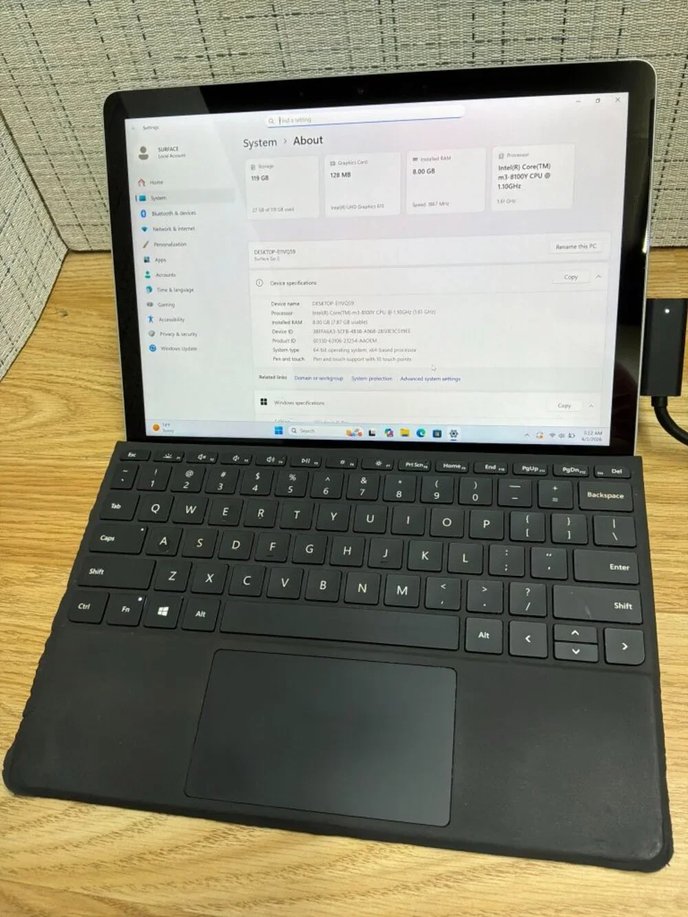 Microsoft Surface Go 2 128GB 8GB RAM Intel m3 Keyboard & Charger